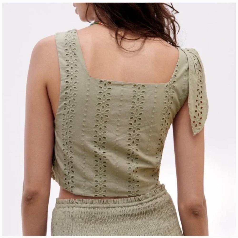 𝅺zara eyelet cropped tank - Picture 4 of 9